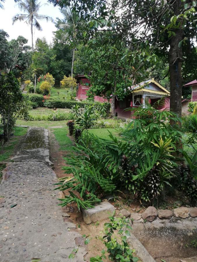 Durian Chalet Kuala Tahan Exteriör bild